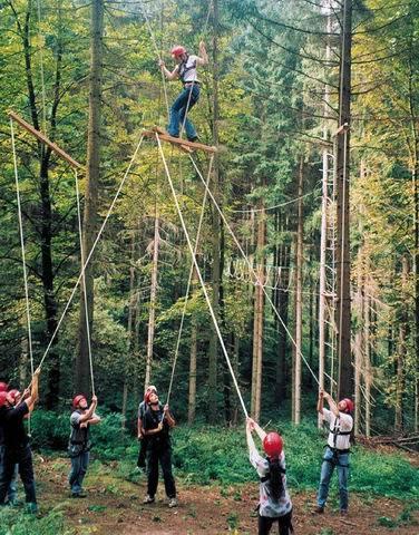 Team im Klettergarten
