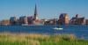 Blick über die Warnow auf die Hansestadt Rostock